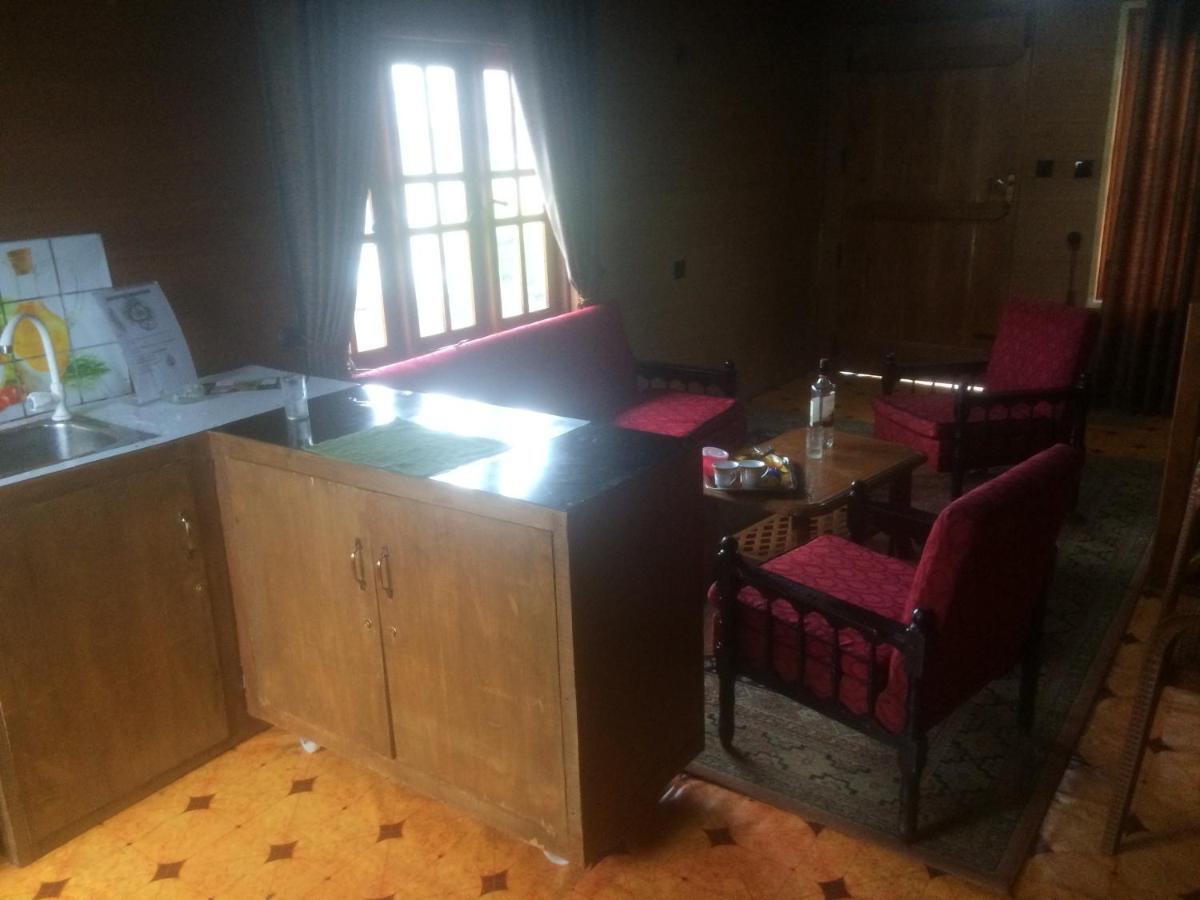 Wood Cabana Nuwaraeliya Bed and Breakfast Νουβάρα Ελίγια Εξωτερικό φωτογραφία